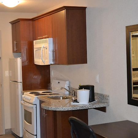 Western Star Inn And Suites Carlyle エクステリア 写真