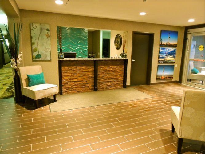Western Star Inn And Suites Carlyle エクステリア 写真