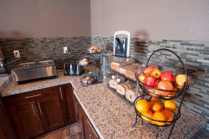 Western Star Inn And Suites Carlyle エクステリア 写真